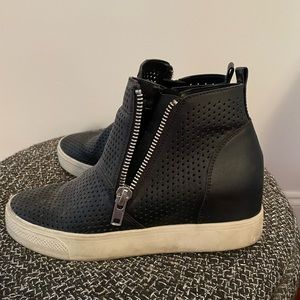 Steve Madden Black Mesh wedge sneakers - size 10